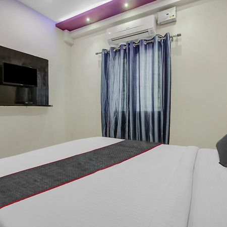 Collection O Galaxy Suites Hyderabad Exterior foto